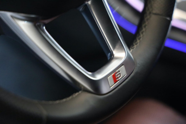 Audi Q8 4.0 TFSI SQ8 QUATTRO MATRIX LED RED LEDER INTERIOR CAMERA 23" VELGEN B&O LEASE / INRUIL MOGELIJK