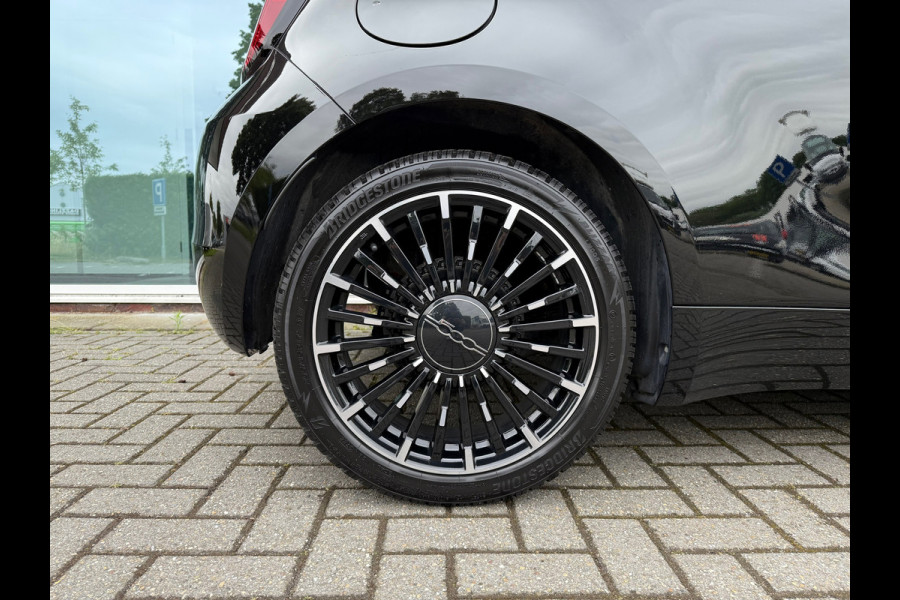 Fiat 500 Icon 42 kWh - Automaat - Navi - Panoramadak- Winterpakket- Org.NL