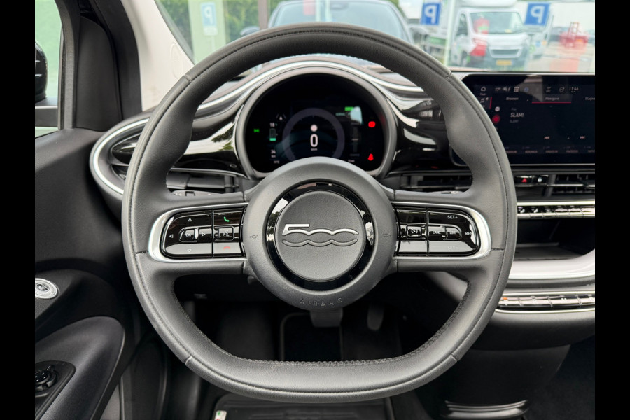 Fiat 500 Icon 42 kWh - Automaat - Navi - Panoramadak- Winterpakket- Org.NL