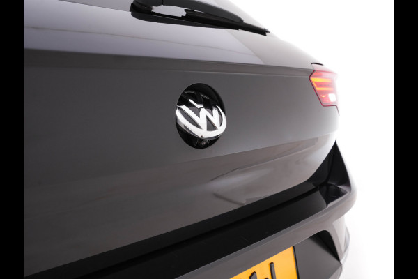 Volkswagen T-Roc 1.5 TSI Sport-Plus-Pack Aut. *ADAPTIVE-CRUISE | FULL-LED | NAVI-FULLMAP | HEATED-COMFORTSEATS | DAB | CAMERA | TOWBAR | PRIVACY-GLASS | 17''ALU*
