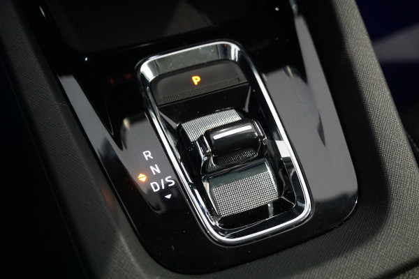 Škoda Octavia Combi 1.4 TSI iV PHEV Business Edition Plus + DODEHOEKDETECTIE / CAMERA / STOEL & STUURWIELVERWARMING