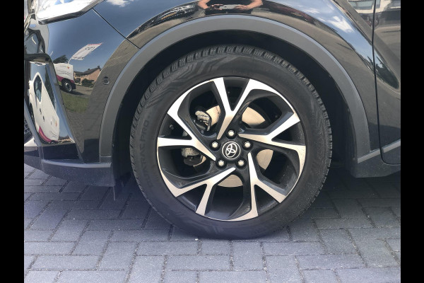 Toyota C-HR 2.0 Hybrid Style | Dodehoekherkenning, Parkeersensoren, Stoel + Stuurverwarming, 18 inch, Keyless