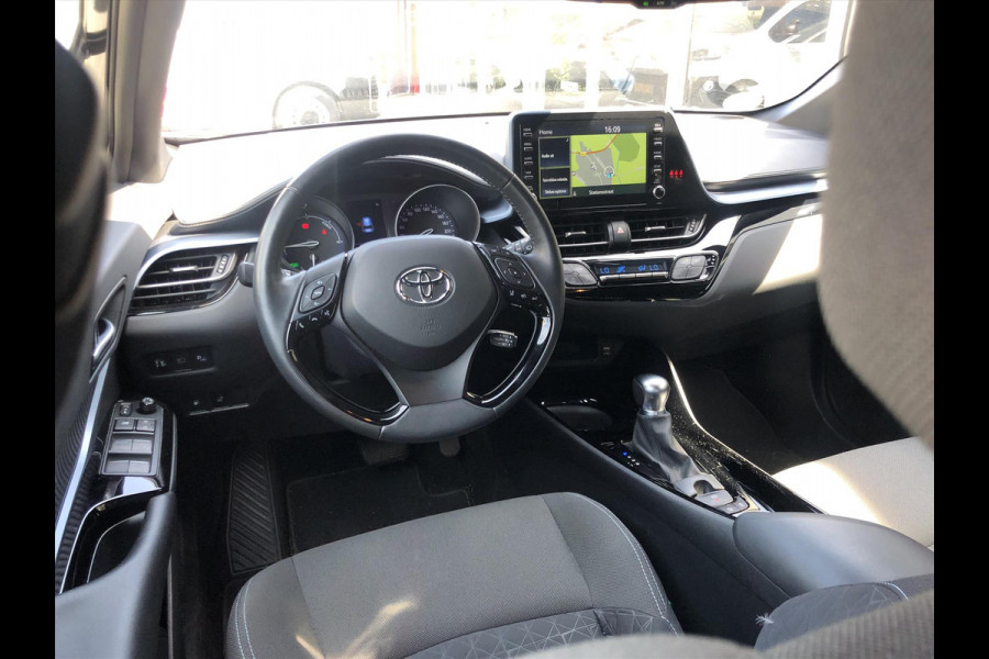 Toyota C-HR 2.0 Hybrid Style | Dodehoekherkenning, Parkeersensoren, Stoel + Stuurverwarming, 18 inch, Keyless