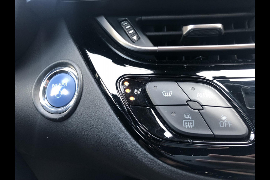 Toyota C-HR 2.0 Hybrid Style | Dodehoekherkenning, Parkeersensoren, Stoel + Stuurverwarming, 18 inch, Keyless