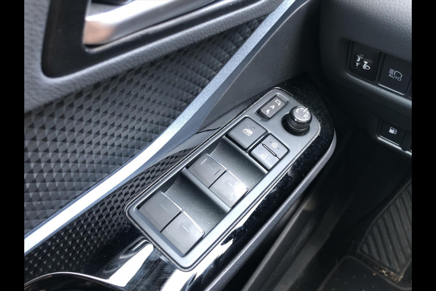 Toyota C-HR 2.0 Hybrid Style | Dodehoekherkenning, Parkeersensoren, Stoel + Stuurverwarming, 18 inch, Keyless