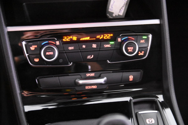 BMW 2 Serie Active Tourer 220i Centennial Executive XDrive *Navigatie*4x4*
