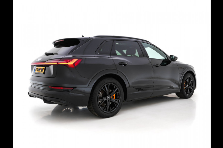 Audi e-tron 50 quattro Launch edition Black 71 kWh (INCL-BTW) *PANO | 1/2LEATHER | DIGI-COCKPIT | FULL-LED | MEMORY-PACK | ADAPTIVE-CRUISE | SPORT-SEATS | NAVI-FULLMAP | HEATED-SEATS | KEYLESS | SHIFT-PADDLES*