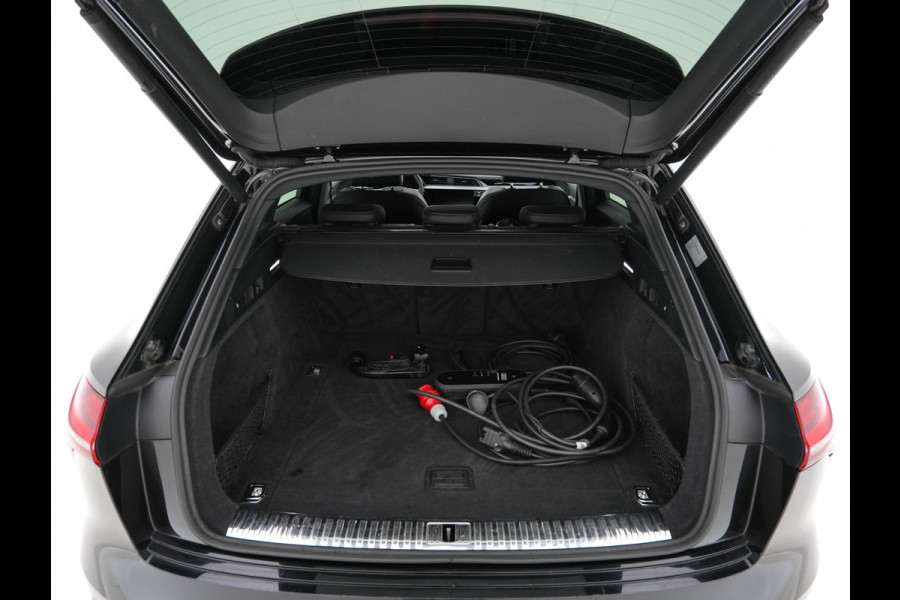 Audi e-tron 50 quattro Launch edition Black 71 kWh (INCL-BTW) *PANO | 1/2LEATHER | DIGI-COCKPIT | FULL-LED | MEMORY-PACK | ADAPTIVE-CRUISE | SPORT-SEATS | NAVI-FULLMAP | HEATED-SEATS | KEYLESS | SHIFT-PADDLES*