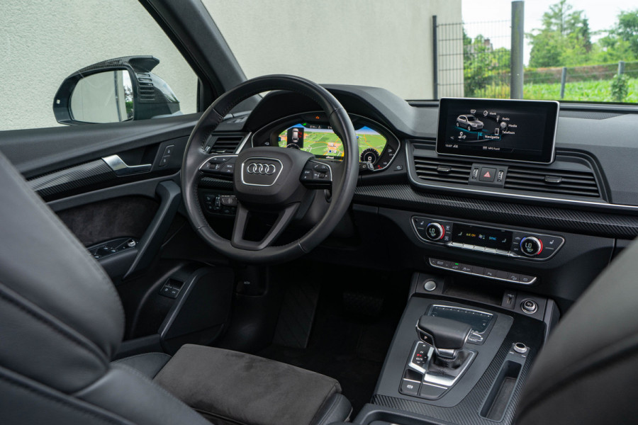 Audi Q5 TFSI e Quattro / MTM/ Virtual Cockpit/ Trekhaak/ Panoramadak/ 220W (300PK)