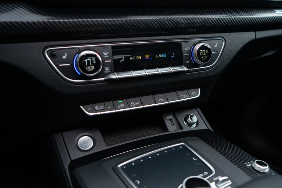 Audi Q5 TFSI e Quattro / MTM/ Virtual Cockpit/ Trekhaak/ Panoramadak/ 220W (300PK)