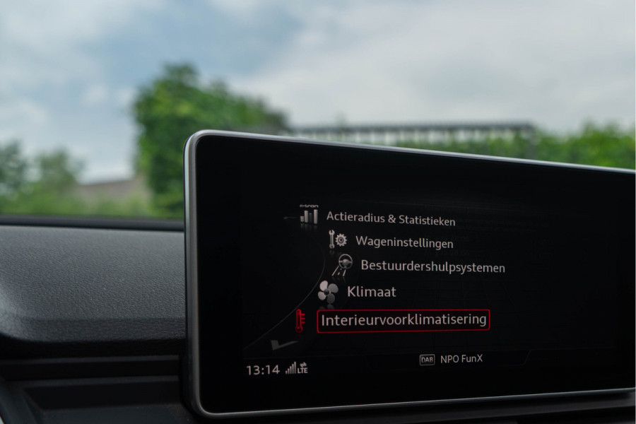 Audi Q5 TFSI e Quattro / MTM/ Virtual Cockpit/ Trekhaak/ Panoramadak/ 220W (300PK)