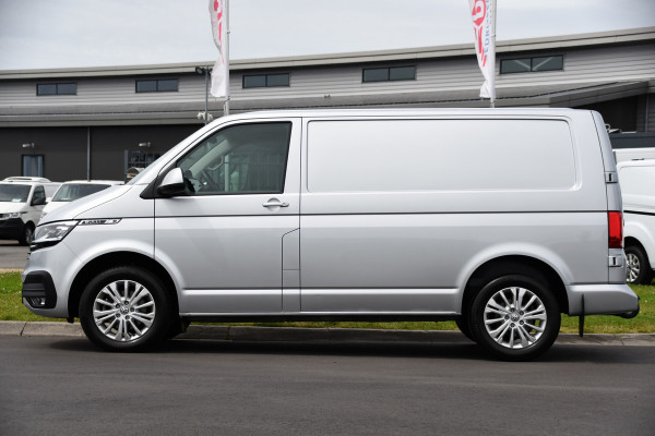 Volkswagen Transporter 2.0 TDI L1H1 30 Bulli Virtual, Adaptieve Cruise, Carplay, LED, 150PK, Multimedia, NAVI, Standkachel, Stoelverwarming,