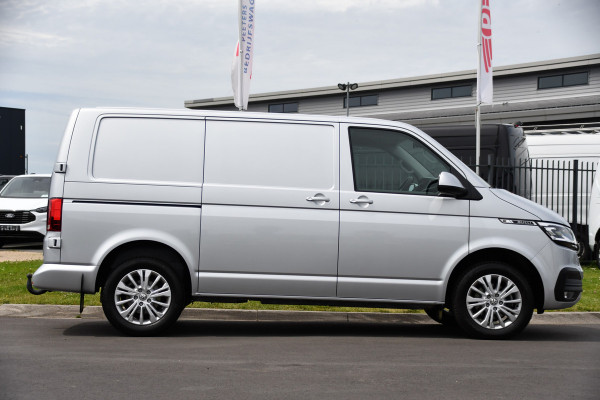 Volkswagen Transporter 2.0 TDI L1H1 30 Bulli Virtual, Adaptieve Cruise, Carplay, LED, 150PK, Multimedia, NAVI, Standkachel, Stoelverwarming,