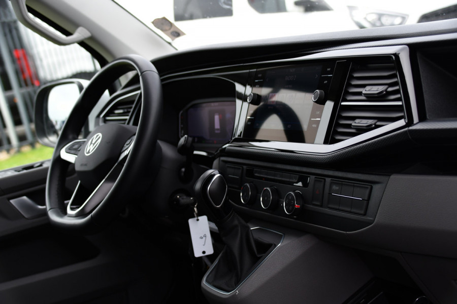 Volkswagen Transporter 2.0 TDI L1H1 30 Bulli Virtual, Adaptieve Cruise, Carplay, LED, 150PK, Multimedia, NAVI, Standkachel, Stoelverwarming,