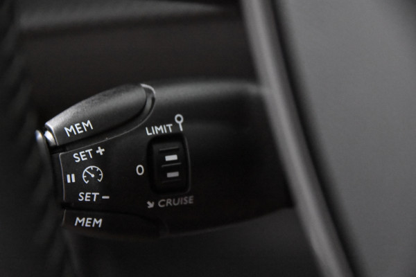 Peugeot 2008 Active *1ste Eigenaar*Navigatie*Carplay*PDC*