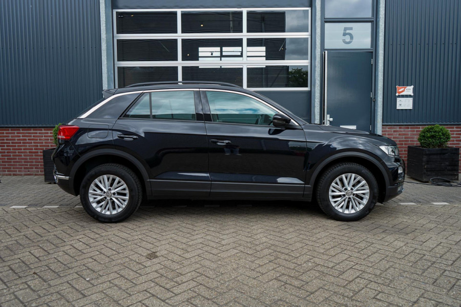 Volkswagen T-Roc 1.5 TSI Style | Carplay | Camera | Adaptive Cruise | Parkeersensoren