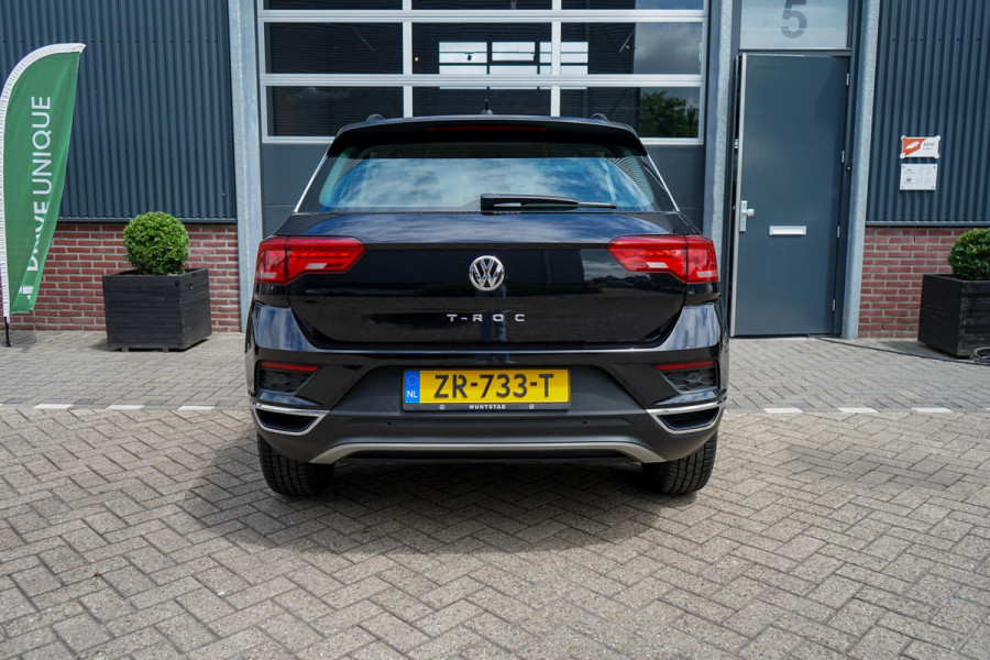 Volkswagen T-Roc 1.5 TSI Style | Carplay | Camera | Adaptive Cruise | Parkeersensoren