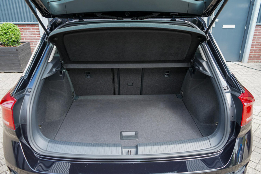 Volkswagen T-Roc 1.5 TSI Style | Carplay | Camera | Adaptive Cruise | Parkeersensoren