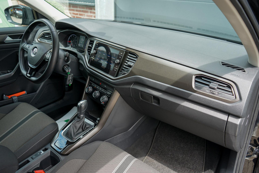 Volkswagen T-Roc 1.5 TSI Style | Carplay | Camera | Adaptive Cruise | Parkeersensoren