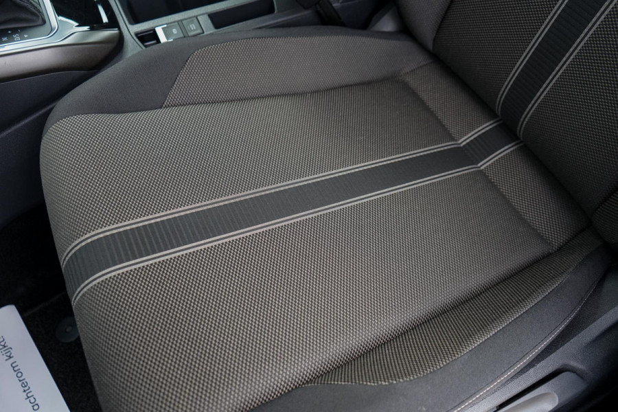 Volkswagen T-Roc 1.5 TSI Style | Carplay | Camera | Adaptive Cruise | Parkeersensoren