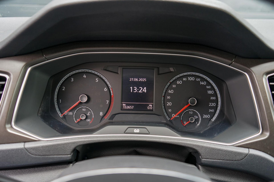 Volkswagen T-Roc 1.5 TSI Style | Carplay | Camera | Adaptive Cruise | Parkeersensoren