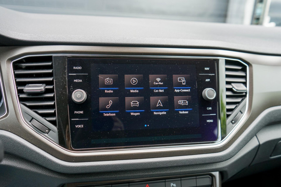 Volkswagen T-Roc 1.5 TSI Style | Carplay | Camera | Adaptive Cruise | Parkeersensoren