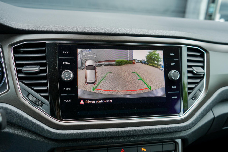 Volkswagen T-Roc 1.5 TSI Style | Carplay | Camera | Adaptive Cruise | Parkeersensoren