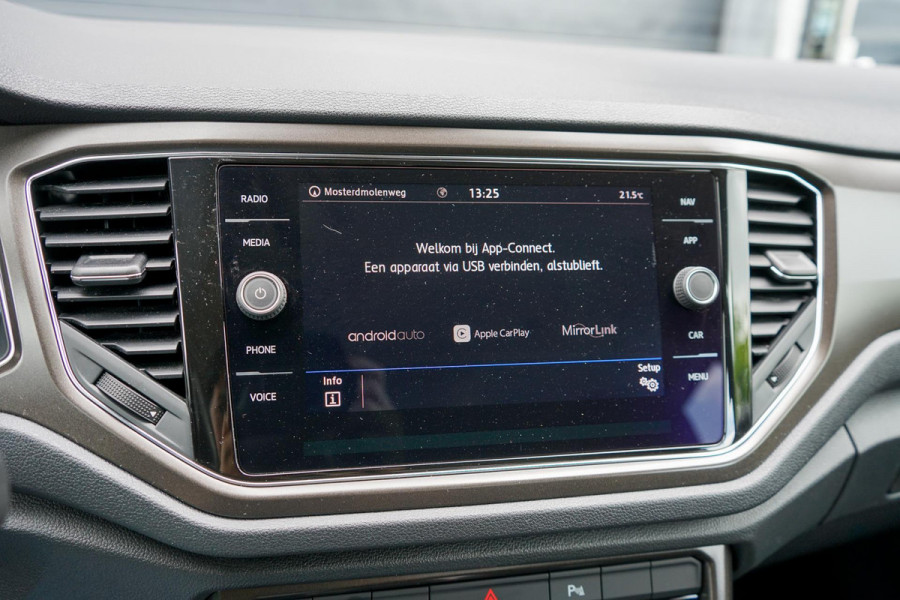 Volkswagen T-Roc 1.5 TSI Style | Carplay | Camera | Adaptive Cruise | Parkeersensoren