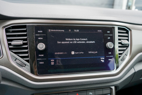 Volkswagen T-Roc 1.5 TSI Style | Carplay | Camera | Adaptive Cruise | Parkeersensoren