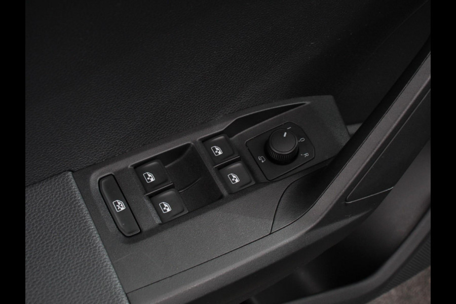 Seat Ibiza 1.0 EcoTSI Style Business Intense Climate Control Cruise control LED Stoelverwarming Parkeersensoren Achteruitrij camera Apple Carplay/ Android Auto