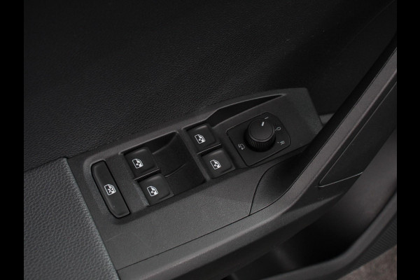 Seat Ibiza 1.0 EcoTSI Style Business Intense Climate Control Cruise control LED Stoelverwarming Parkeersensoren Achteruitrij camera Apple Carplay/ Android Auto