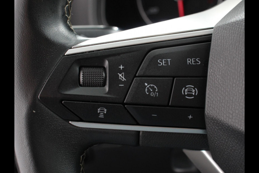 Seat Ibiza 1.0 EcoTSI Style Business Intense Climate Control Cruise control LED Stoelverwarming Parkeersensoren Achteruitrij camera Apple Carplay/ Android Auto
