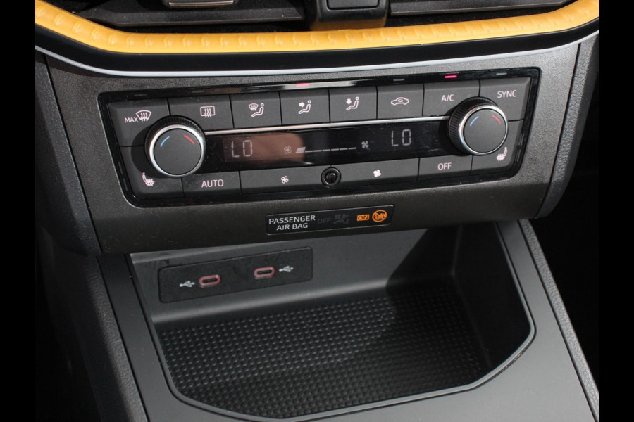 Seat Ibiza 1.0 EcoTSI Style Business Intense Climate Control Cruise control LED Stoelverwarming Parkeersensoren Achteruitrij camera Apple Carplay/ Android Auto
