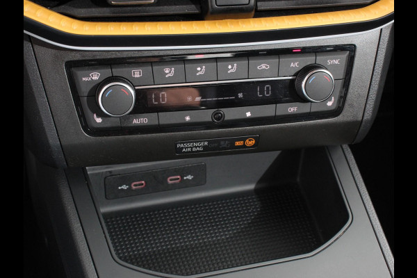 Seat Ibiza 1.0 EcoTSI Style Business Intense Climate Control Cruise control LED Stoelverwarming Parkeersensoren Achteruitrij camera Apple Carplay/ Android Auto