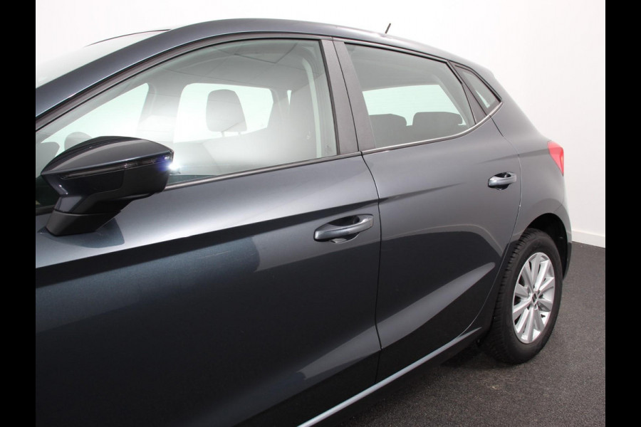 Seat Ibiza 1.0 EcoTSI Style Business Intense Climate Control Cruise control LED Stoelverwarming Parkeersensoren Achteruitrij camera Apple Carplay/ Android Auto