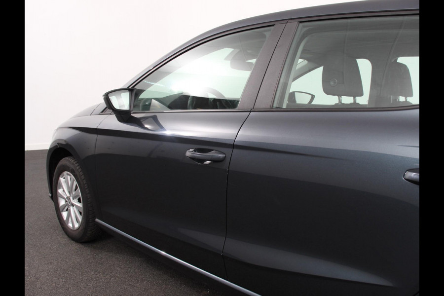 Seat Ibiza 1.0 EcoTSI Style Business Intense Climate Control Cruise control LED Stoelverwarming Parkeersensoren Achteruitrij camera Apple Carplay/ Android Auto