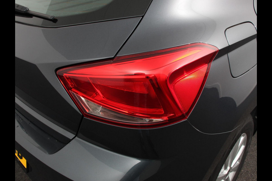 Seat Ibiza 1.0 EcoTSI Style Business Intense Climate Control Cruise control LED Stoelverwarming Parkeersensoren Achteruitrij camera Apple Carplay/ Android Auto