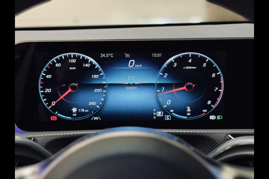 Mercedes-Benz A-Klasse 200 AMG Night | Panorama | Multibeam | Sfeer