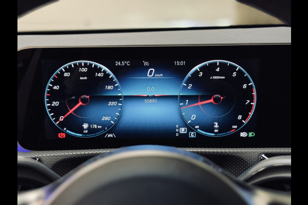Mercedes-Benz A-Klasse 200 AMG Night | Panorama | Multibeam | Sfeer
