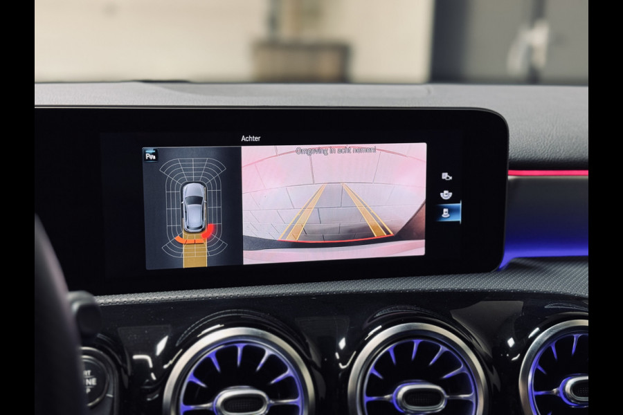 Mercedes-Benz A-Klasse 200 AMG Night | Panorama | Multibeam | Sfeer