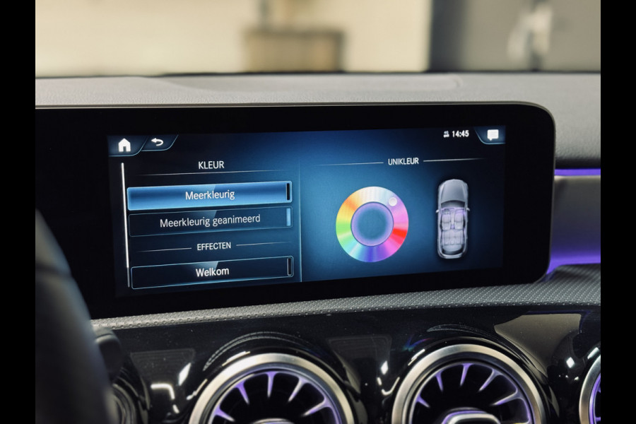Mercedes-Benz A-Klasse 200 AMG Night | Panorama | Multibeam | Sfeer