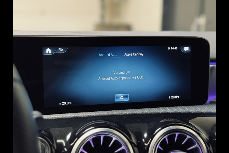 Mercedes-Benz A-Klasse 200 AMG Night | Panorama | Multibeam | Sfeer