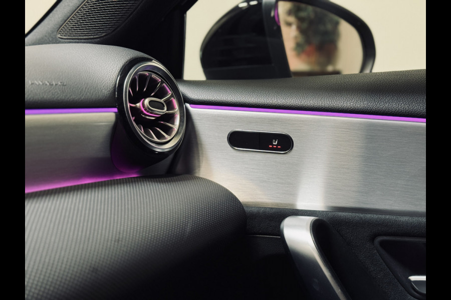 Mercedes-Benz A-Klasse 200 AMG Night | Panorama | Multibeam | Sfeer