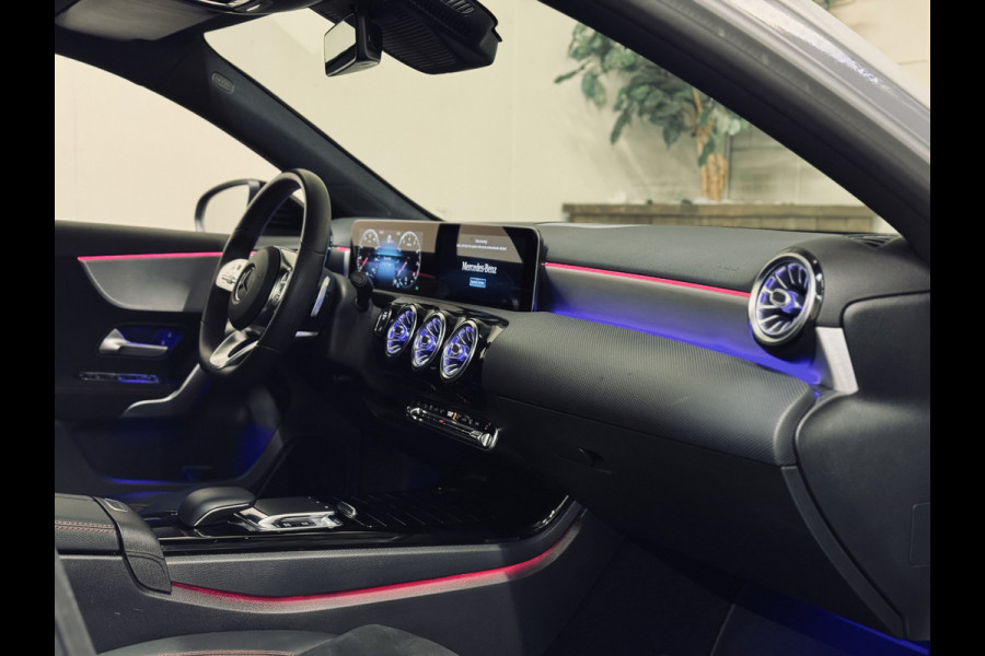 Mercedes-Benz A-Klasse 200 AMG Night | Panorama | Multibeam | Sfeer
