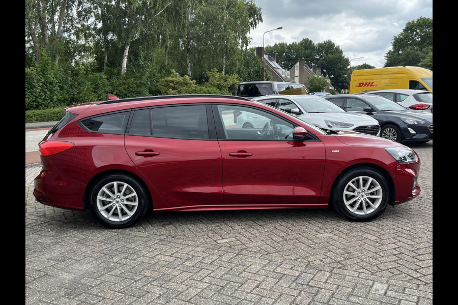 Ford FOCUS Wagon 1.0 EcoBoost ST Line Business 125pk | Wegklapbare Trekhaak | Winter Pack | Achteruitrijcamera
