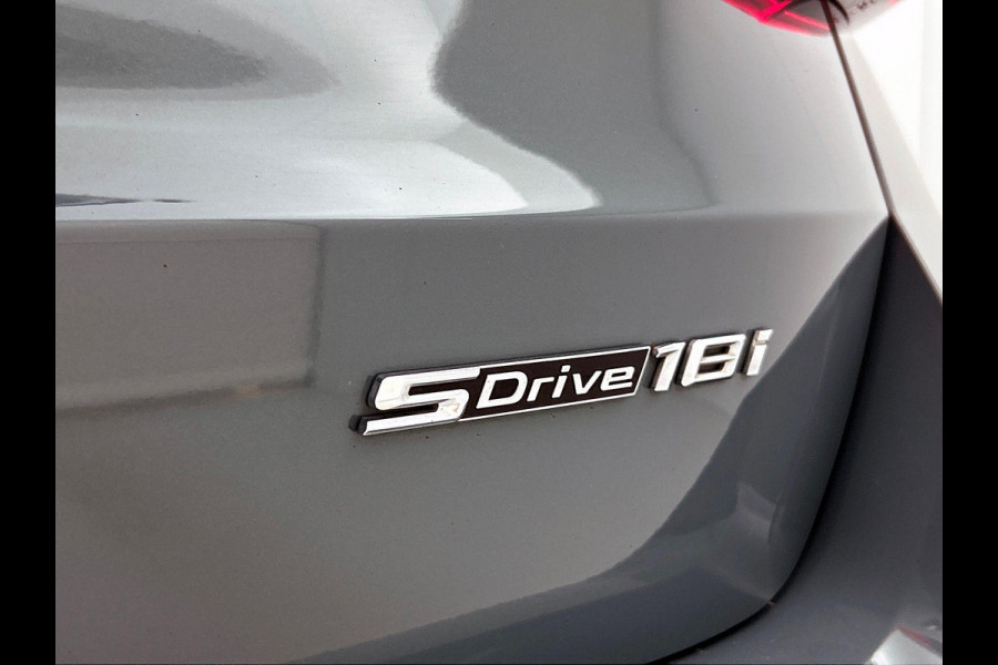BMW X1 sDrive18i M-SPORT CAMERA CARPLAY EL-ACHTERKLEP