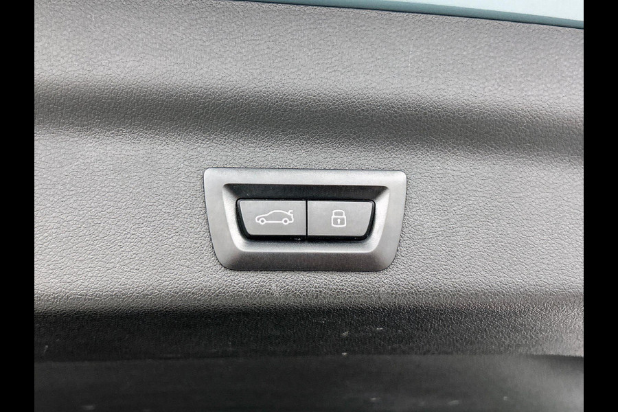 BMW X1 sDrive18i M-SPORT CAMERA CARPLAY EL-ACHTERKLEP