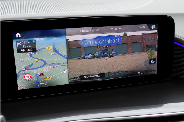 Mercedes-Benz EQC 400 4-MATIC AMG Line 80 kWh | ex BTW €39.000,- | Schuifdak | Distronic+ | Memory | Verwarmd Stuurwiel | Surround Camera | Leder | Keyless Go | Augmented Reality | Voorklimatisering |