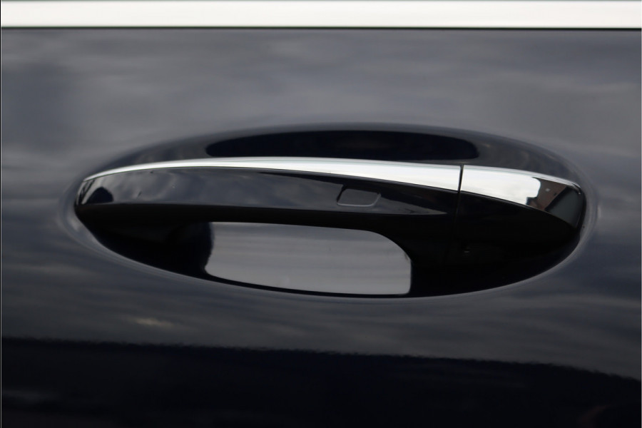 Mercedes-Benz EQC 400 4-MATIC AMG Line 80 kWh | ex BTW €39.000,- | Schuifdak | Distronic+ | Memory | Verwarmd Stuurwiel | Surround Camera | Leder | Keyless Go | Augmented Reality | Voorklimatisering |