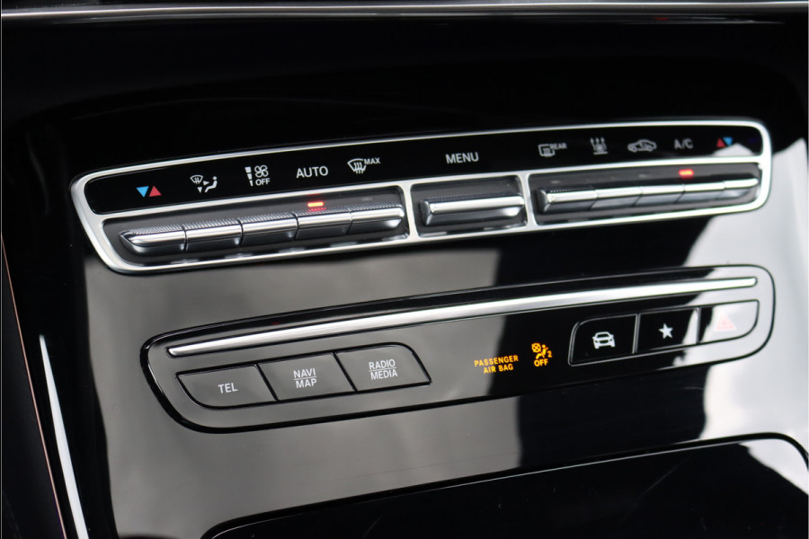 Mercedes-Benz EQC 400 4-MATIC AMG Line 80 kWh | ex BTW €39.000,- | Schuifdak | Distronic+ | Memory | Verwarmd Stuurwiel | Surround Camera | Leder | Keyless Go | Augmented Reality | Voorklimatisering |